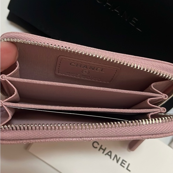 NWT 2024 CHANEL PINK CLASSIC ZIP AROUND CARD HOLDER - Picture 7 of 7